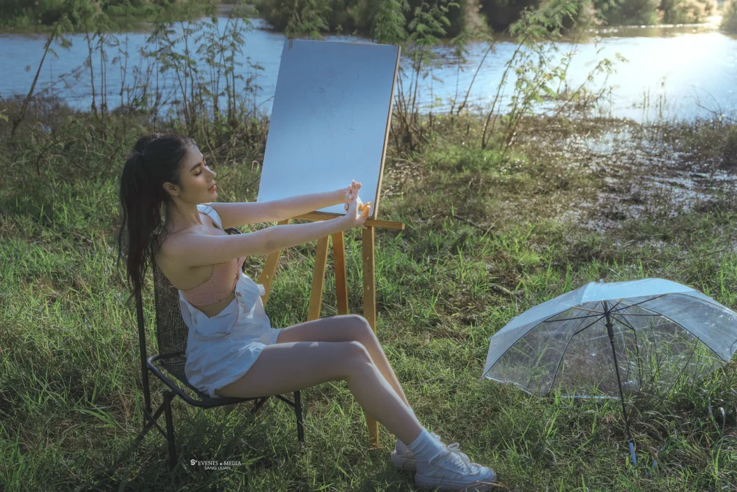 Một Mình Bên Dòng Sông