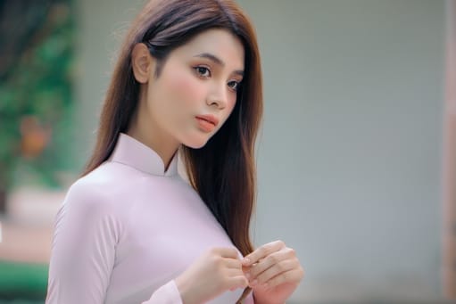 Áo Dài Màu Hồng Thướt Tha